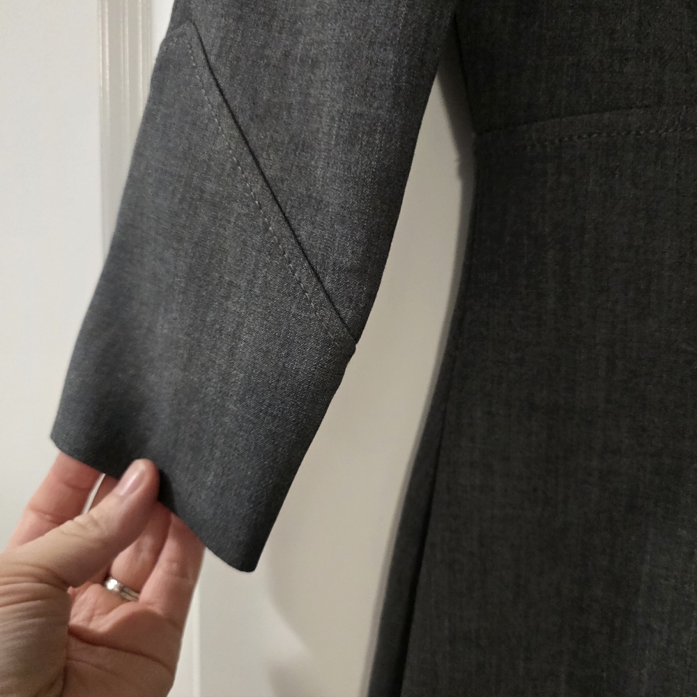ZARA Elegant Gray Dress with Gold Accents - Picture 4 of 8